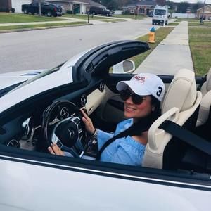 Meet your Posher, Linda marcela